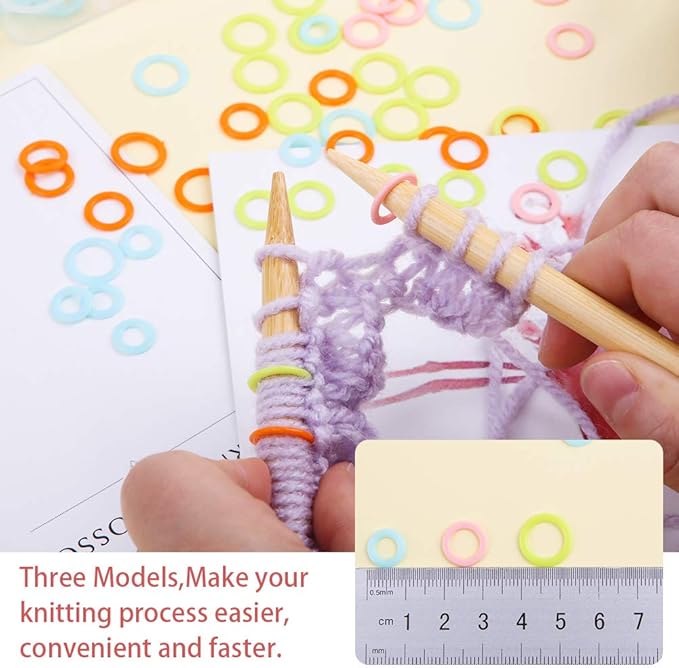 LUNARM 220 Pcs Knitting Stitch Marker, Random Colors O-Rings with Storage Box, Plastic Markers Rings(S/M/L) Crochet Locking Stitch for Knitting/Crochet