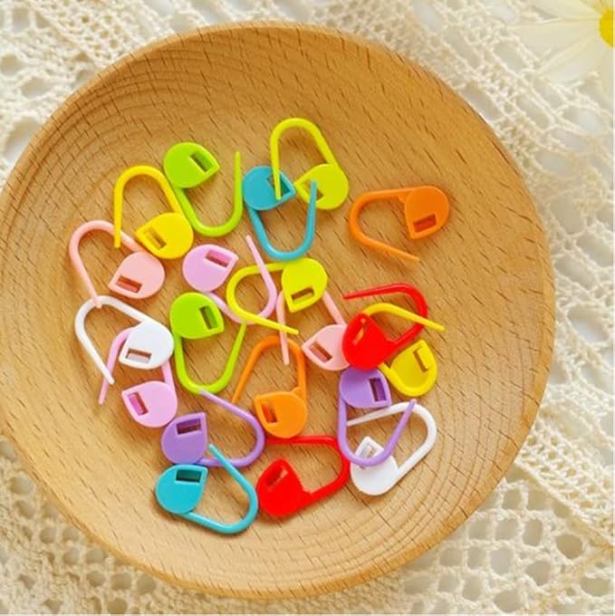 Hayodo Stitch Markers 10 Colors Knitting Crochet Locking 60/160/240Pcs Stitch Needle Clip Counter with 3 Plastic Needle Randomly and 1 Knitting Crochet Loop Ring (Multicolor-60 pcs)