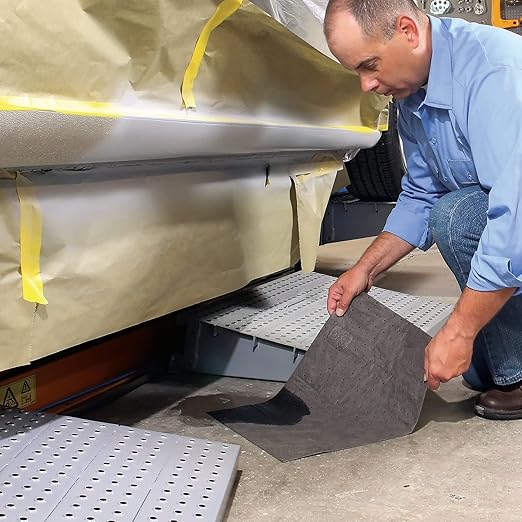PIG Mat | Oil Absorbent Mat | 15" W x 20" L | Lightweight Pads | Absorbs Up to 14 oz per pad | 200 | MAT135