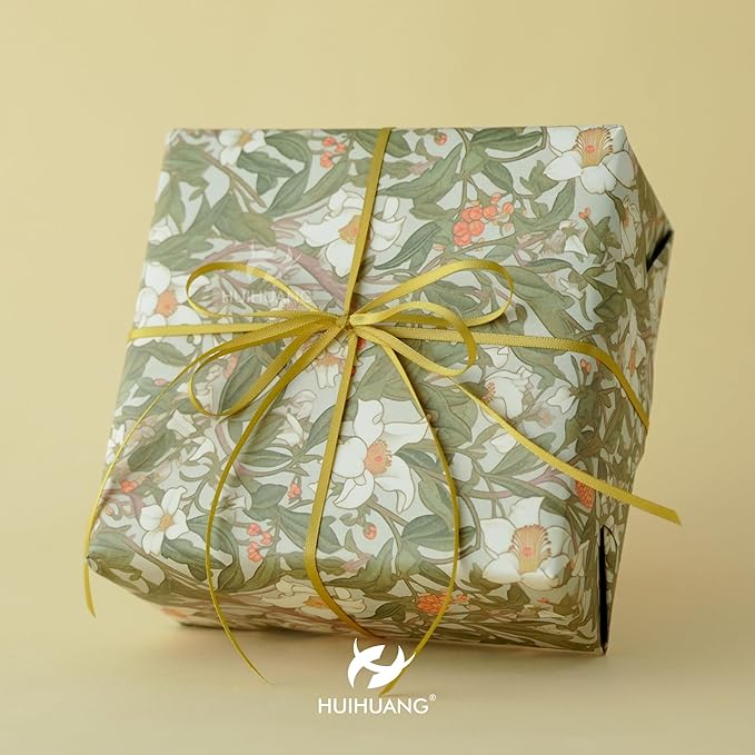 HUIHUANG Thin Gold Ribbon 1/8 inch Solid Color Satin Ribbon Continuous 100 Yards Double Faced Small Cloth Ribbon for Crafts Gift Wrapping DIY Bows Bouquet Gift Tag Christmas Ornaments