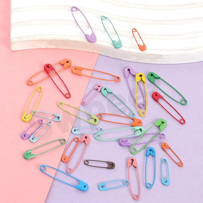 Swpeet 495Pcs 3 Sizes 19mm 28mm 32mm Colorful Safety Pins Assortment Kit, Rust Resistant Steel Small Safety Pin Kit with Clear Case, Mini Safety Pins for Sewing, Clothes, Craft Arts