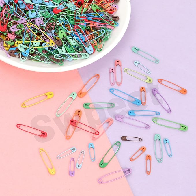 Swpeet 495Pcs 3 Sizes 19mm 28mm 32mm Colorful Safety Pins Assortment Kit, Rust Resistant Steel Small Safety Pin Kit with Clear Case, Mini Safety Pins for Sewing, Clothes, Craft Arts
