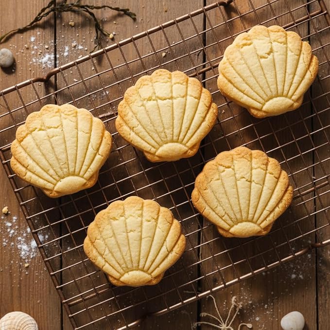 BAKERLOGY Scallop Shell Cookie Cutter - Bake Nautical Beach Treats - Detailed Biscuit Cutter Design for Baking and Crafts, ideal on fondant, dough, clay