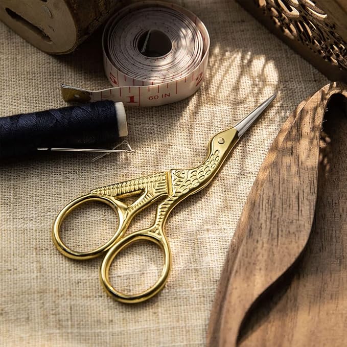 Vintage European Scissor With Customize Case Stainless Steel Personalized Engraved Name Scissor Wood Box for Cross Stitch Cutting Embroidery Sewing Handcraft Craft Art Work DIY Tool Needlework