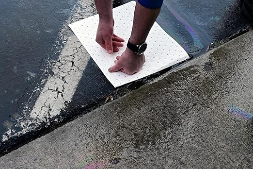 FlashDry Oil Absorbent Pads – High Absorbency of Oil-Based Liquids, Water-Repellent, Tear-Resistant, Premium Mats, Ideal for Garage, Driveway, Automotive, Marine Use, 17.5” x 13.5”, 300 Pads in Total