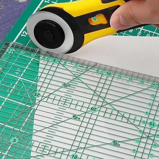 MANUFORE 15 x 30cm Sewing Acrylic Ruler Anti-Slip Metric Ruler DIY Quilting Tools with Clear Printed Lines for Precise Cutting