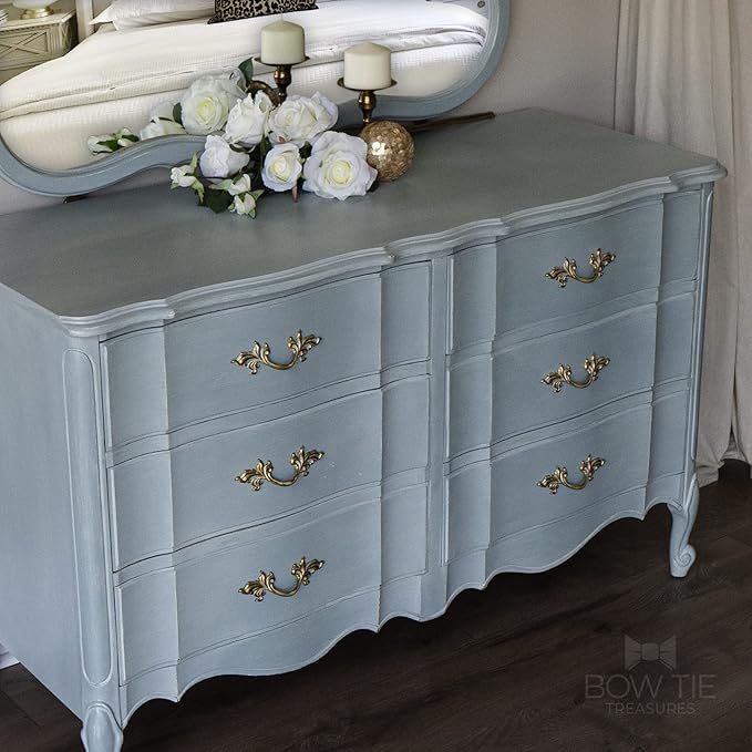 Dixie Belle Paint Company Chalk Finish Furniture Paint - Savannah Mist (32oz) - Matte Cloudy Blue Chic Chalk Mineral DIY Furniture Paint