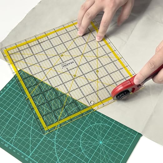 KERING Square Quilting Ruler - 9.5x9.5 inch Anti-Slip Acrylic Ruler for Patchwork Piecing, Bias Strips & Rotary Cutting, Professional Quilter's Tool with Dual-Angle Guide