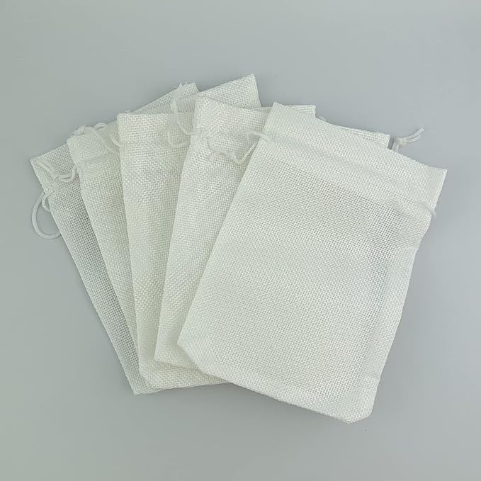 Palmhomee Pack of 25 Burlap Gift Bags with Drawstring Linen Jewelry Pouches Wedding Hessian Jute Bags for Birthday and Treat Pouches Party Wedding Favors Gift (5x7 Inch, White)